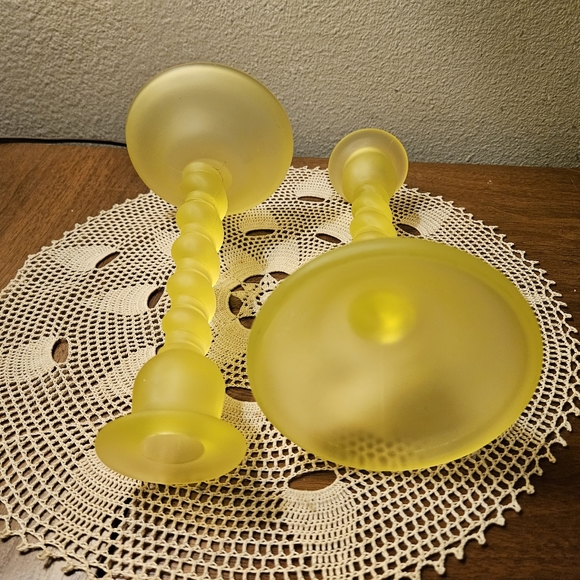 Vintage Tiffan Uranium satin glass candlesticks - Picture 6 of 7
